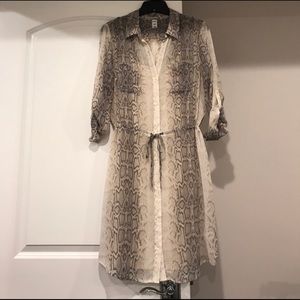 Snakeprint drawstring dress shirt-Trendy!